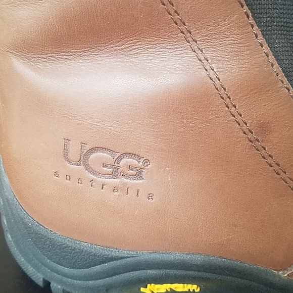 UGG  Men's leather boots size 12M - Picture 2 of 4